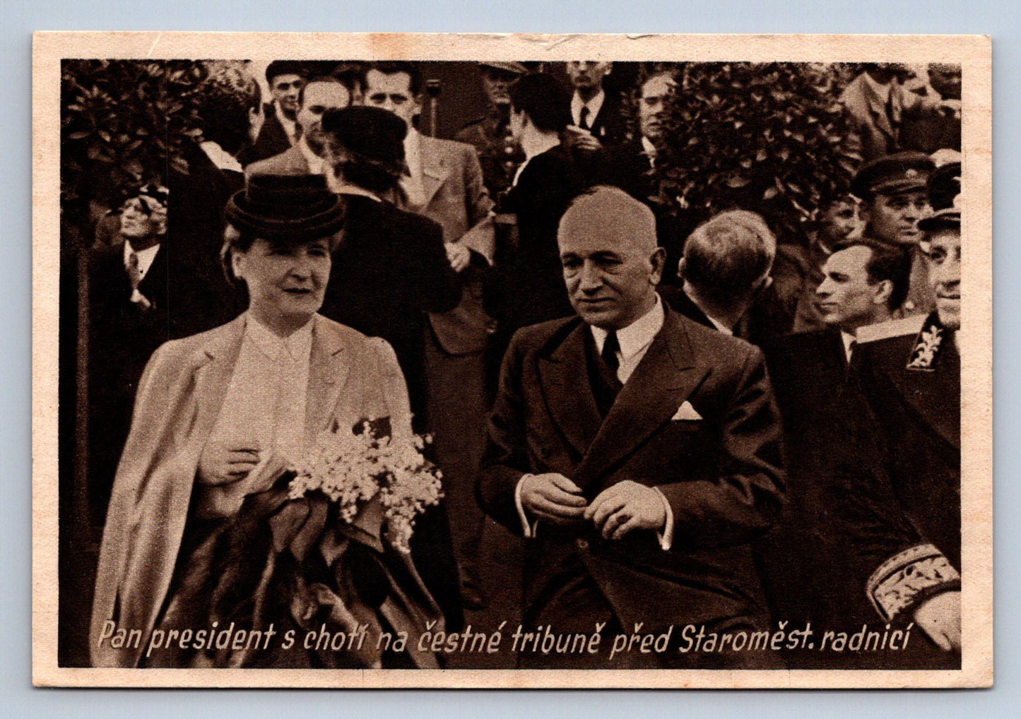 Pohlednice Prezident Eduard Beneš s chotí 1945 (JN1972)