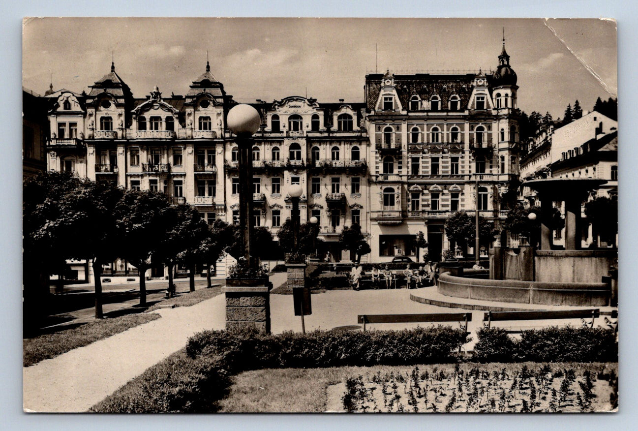 Pohlednice MARIÁNSKÉ LÁZNĚ - STALINOVO NÁMĚSTÍ (ST1300)