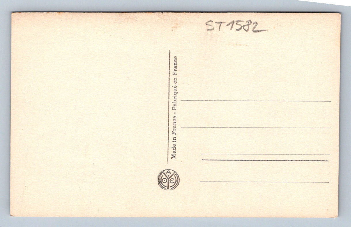 Postcard LOUVRE MUSEUM PARIS (ST1582)