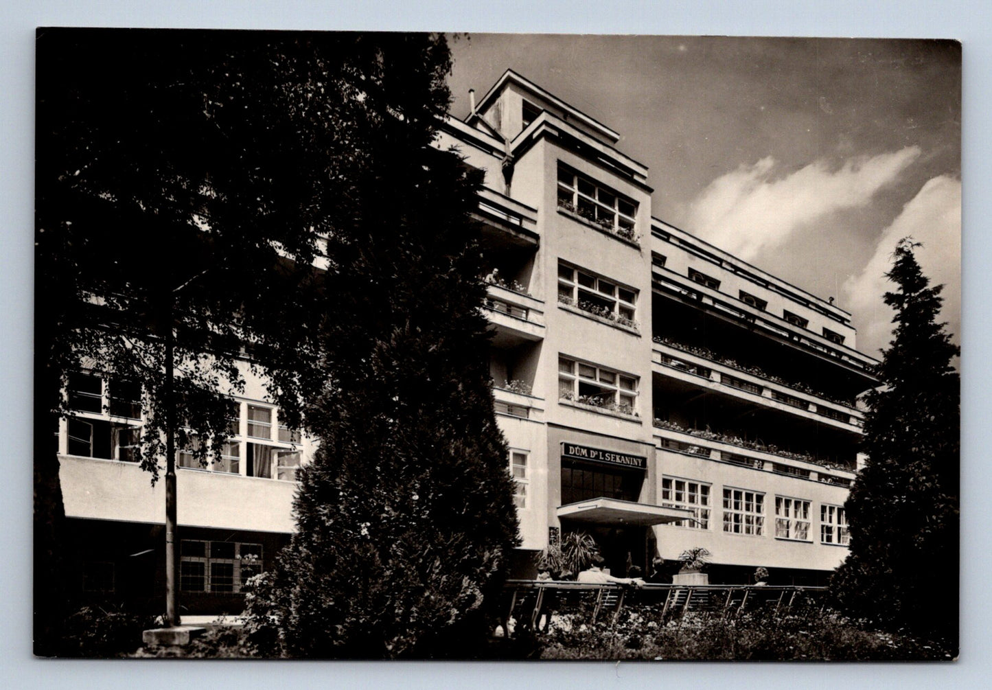 Pohlednice LÁZNĚ LUHAČOVICE - DŮM DR. L. SEKANINY (ST488)