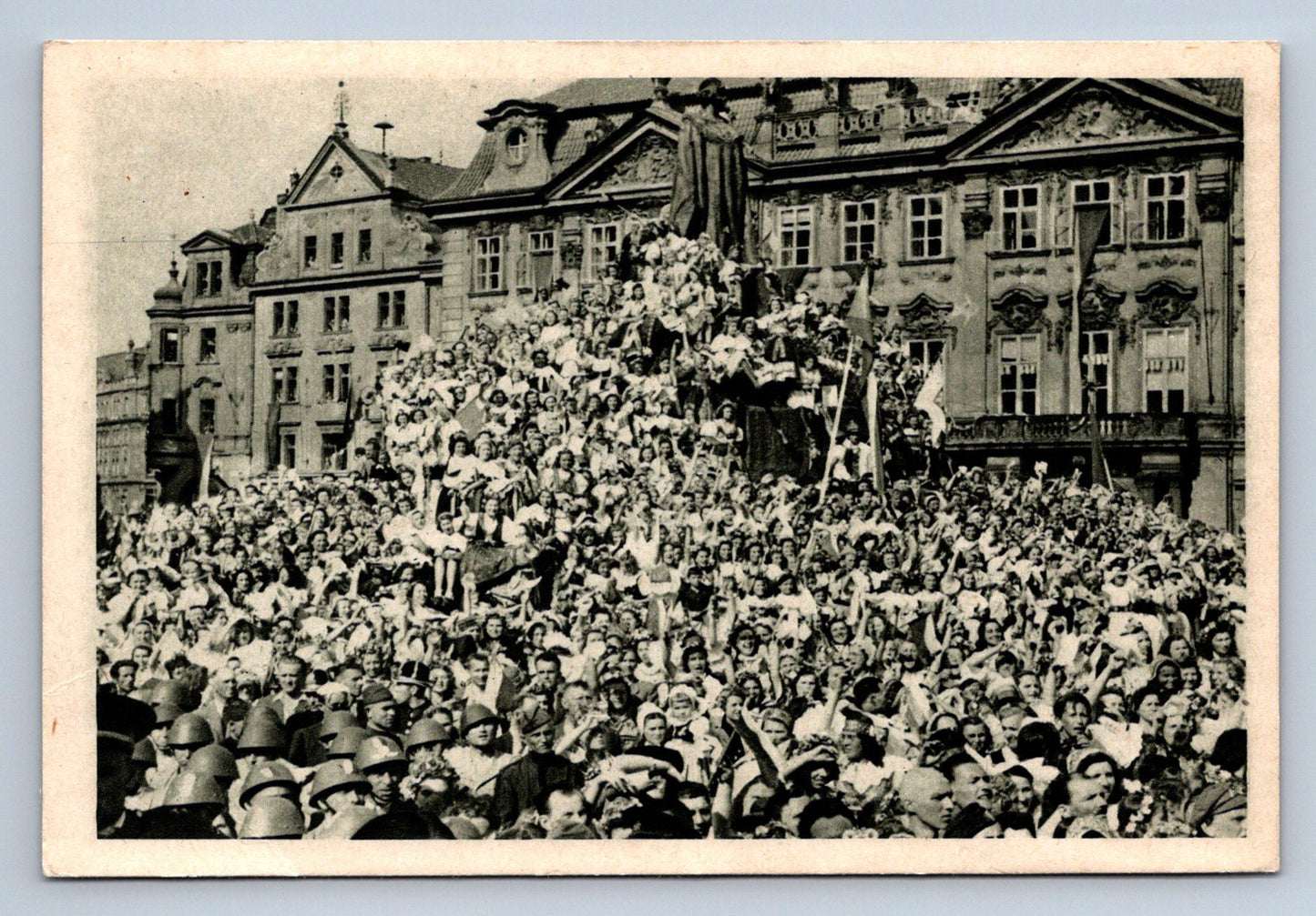 Pohlednice HUSŮV POMNÍK NA STAROMĚSTSKÉM NÁMĚSTÍ (ST605)