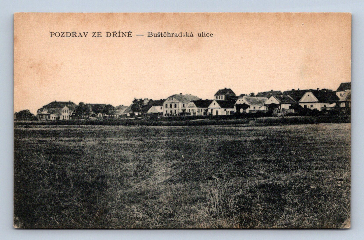 Pohlednice POZDRAV ZE DŘÍNĚ - BUŠTĚHRADSKÁ ULICE (ST855)