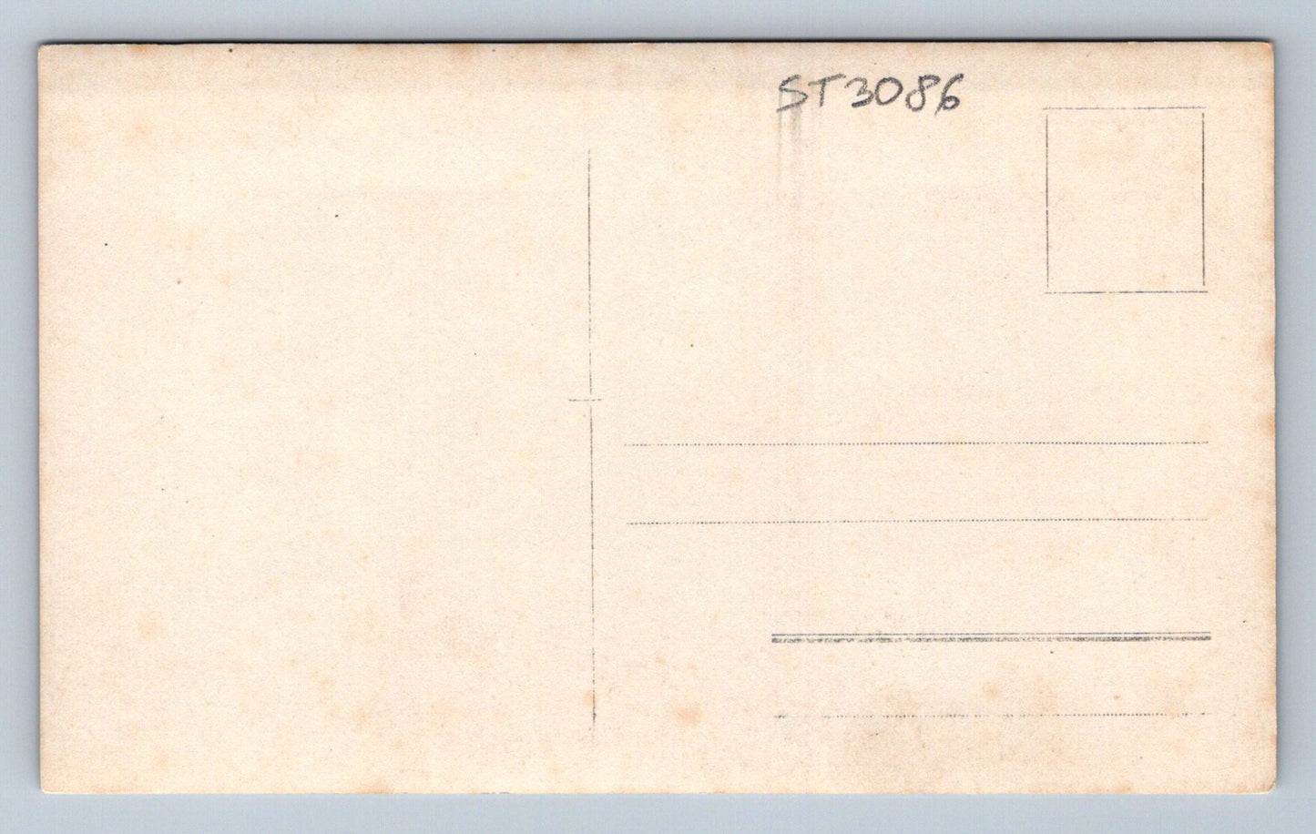 Postcard WOMAN IN WHITE (ST3086)