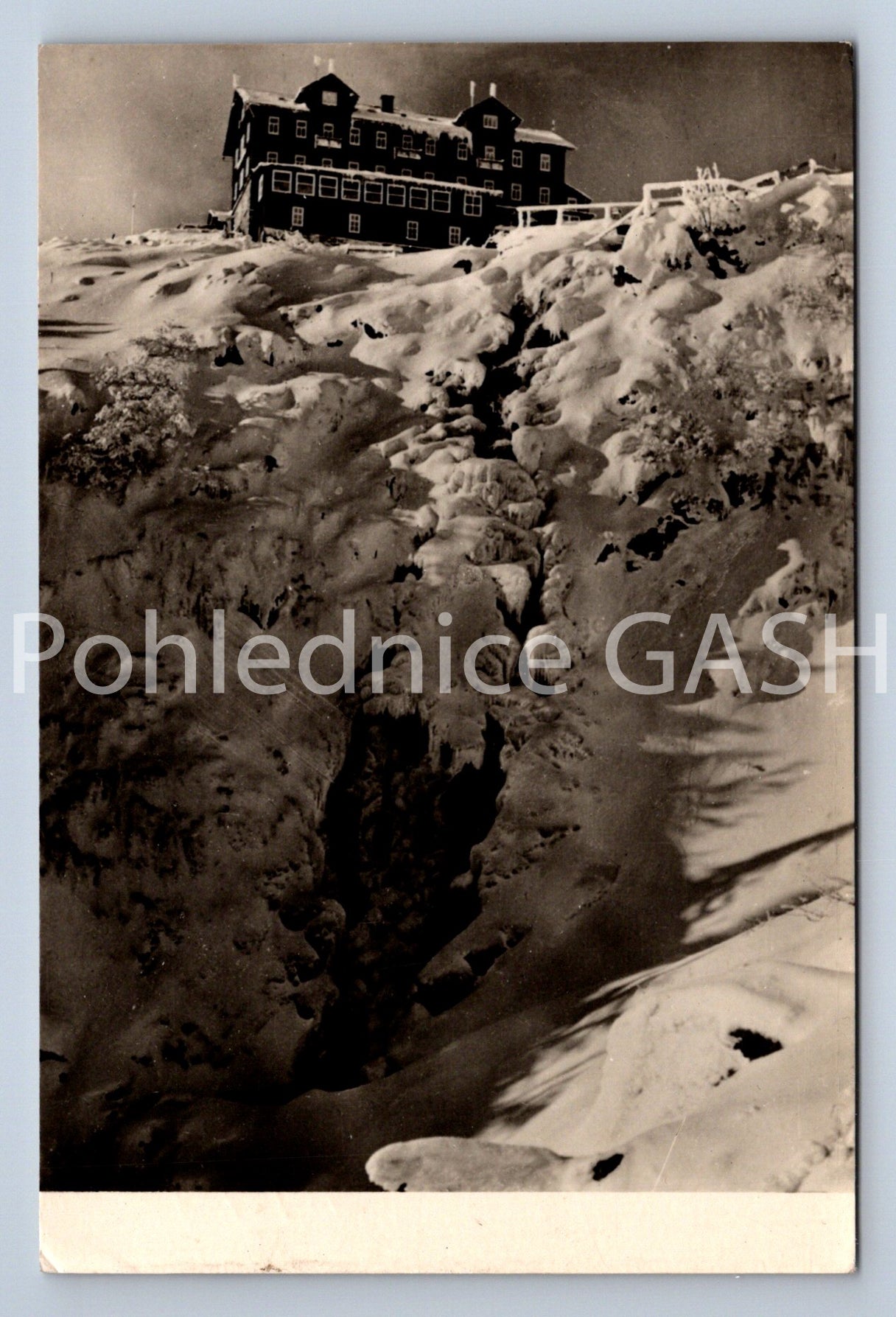 Pohlednice KRKONOŠE - LABSKÁ BOUDA S VODOPÁDEM (ST11230)