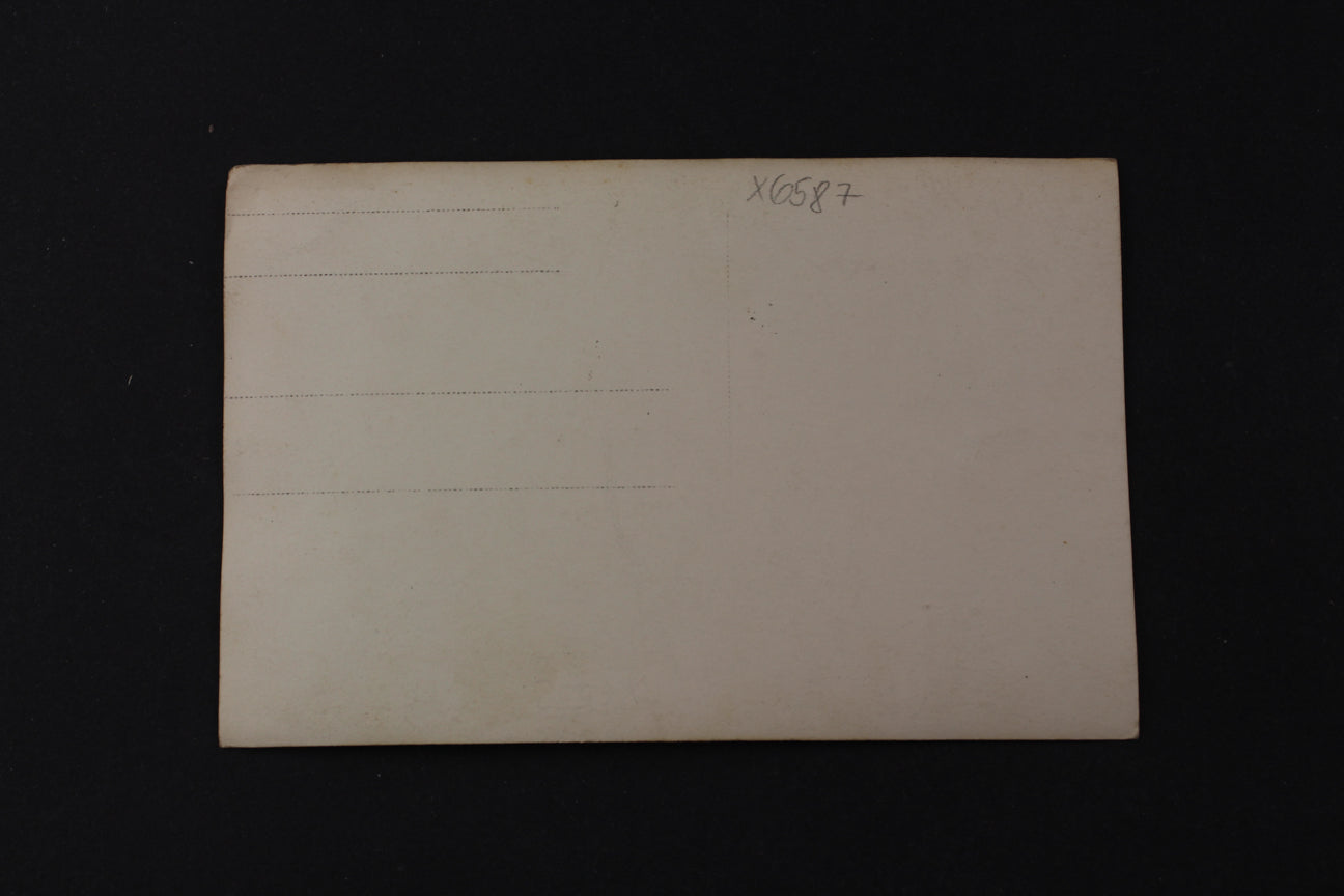 Postcard Courtyard Postcard (x6587)