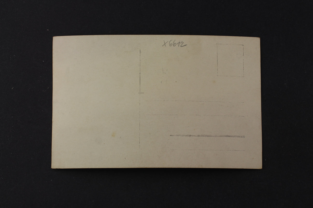 Postcard Postcard girl with umbrella (x6612)