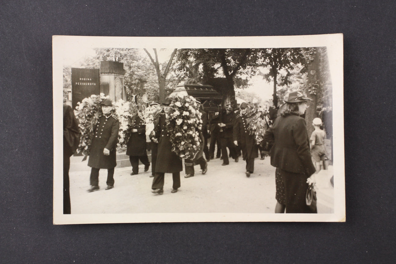 Pohlednice Pohřeb fotograf J. Karásek (x7432)
