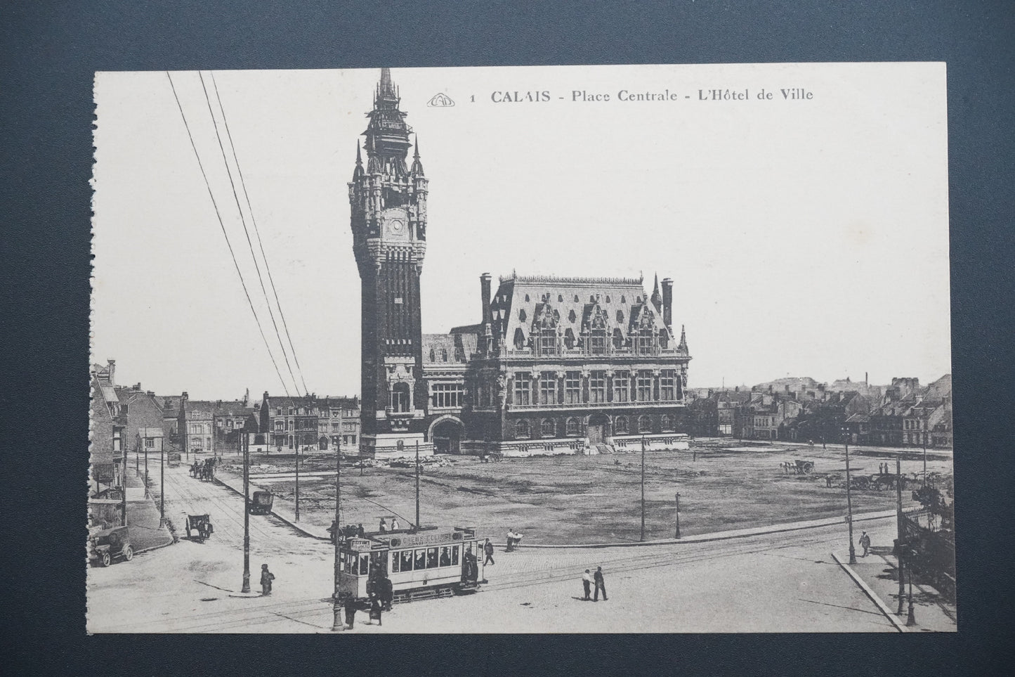 Pohlednice 1 CALAIS - PLACE CENTRALE - L`HOTEL DE VILLE (x9622)