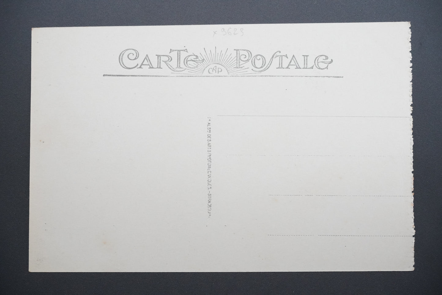 Pohlednice Calais – Place d'Armes, Beffroi a Rue Royale (x9623)