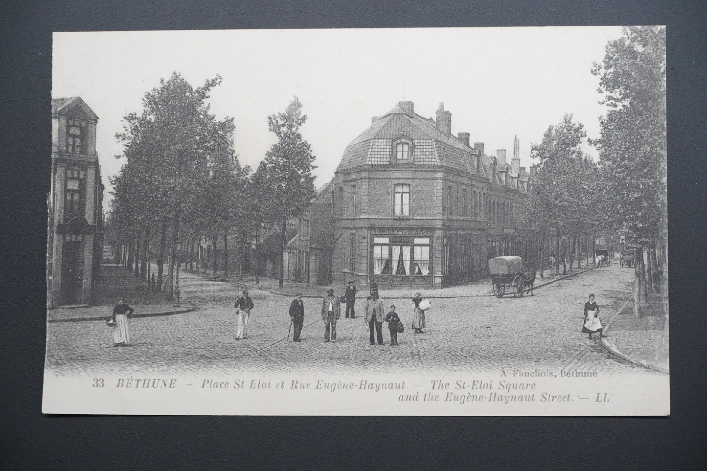 Pohlednice Béthune – nám. St-Eloi a ul. Eugène-Haynaut (x9675)
