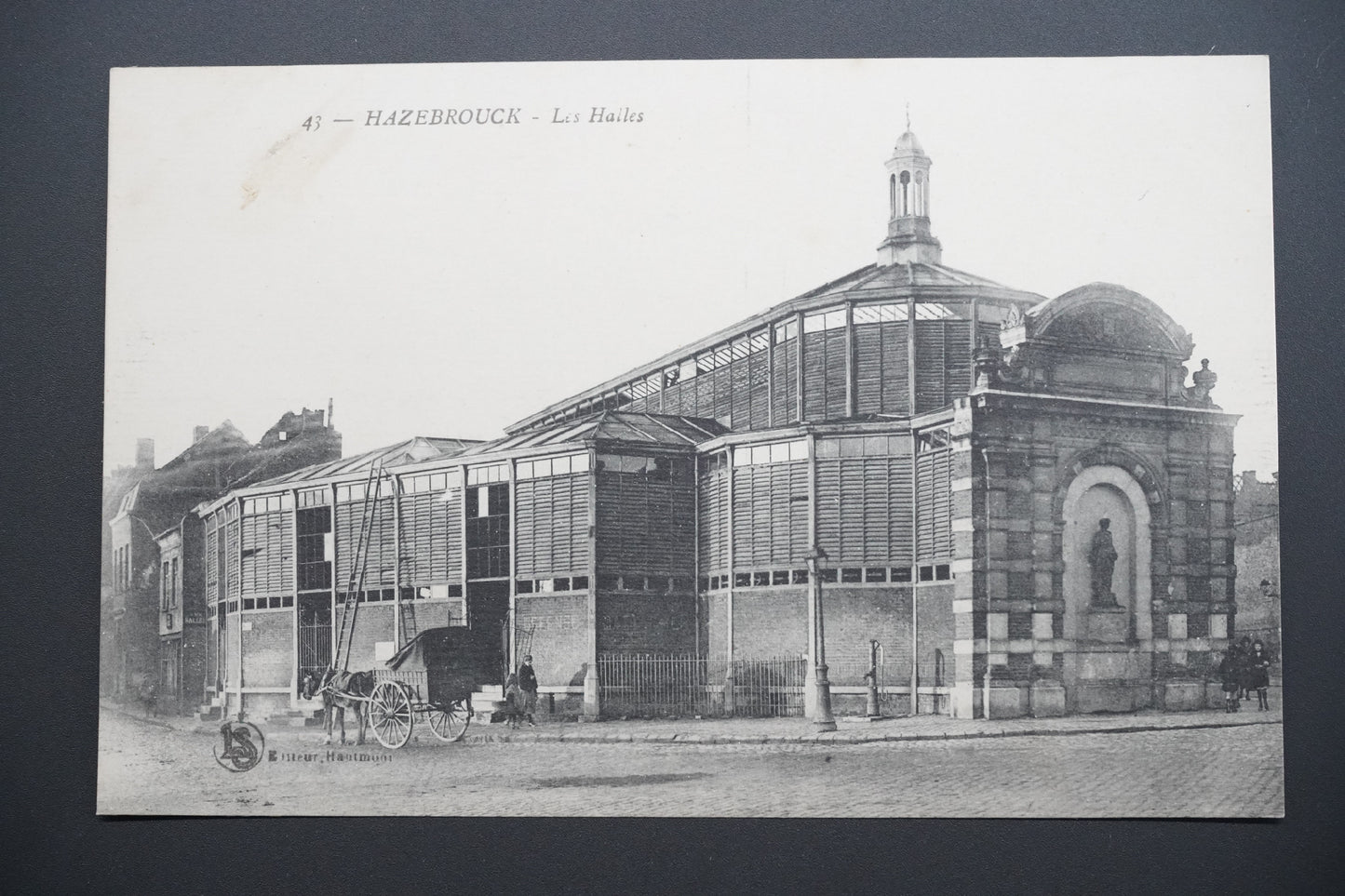 Pohlednice Hazebrouck – tržnice (x9685)