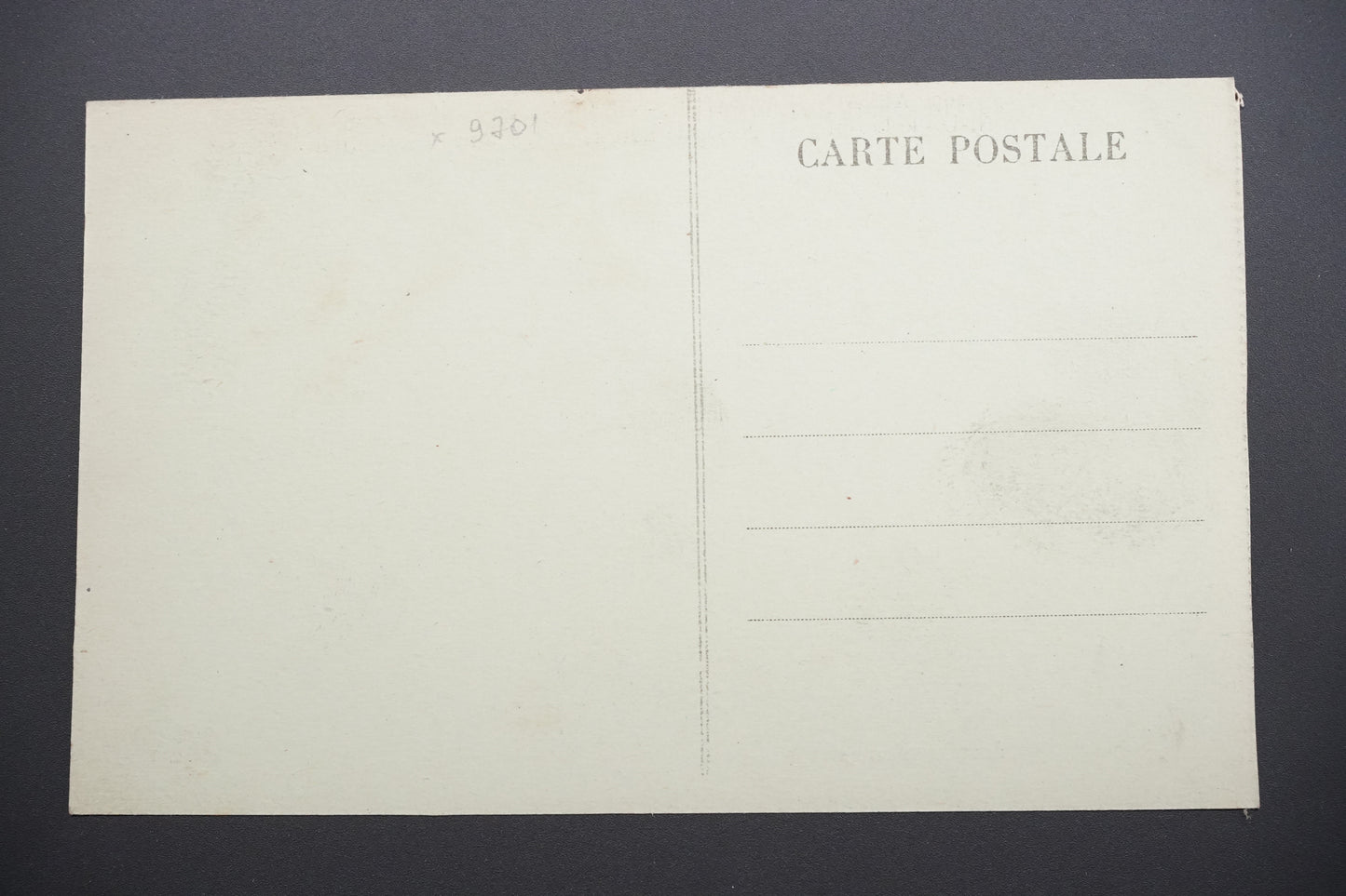 Pohlednice Ablain-St-Nazaire – kostel a pláň N.-D.-de-L. (x9701)