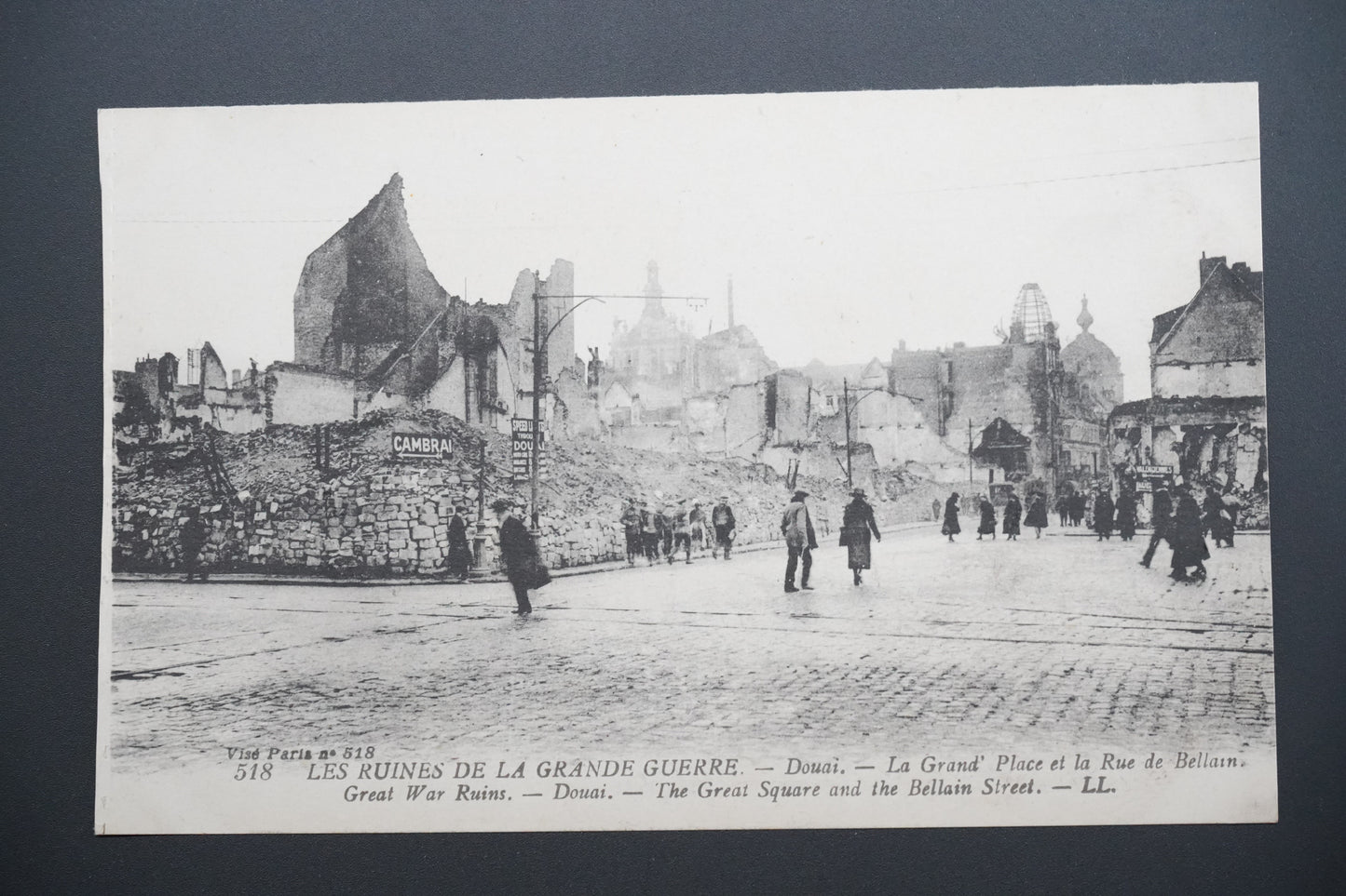Pohlednice Douai – náměstí a ul. Bellain, ruiny (x9708)