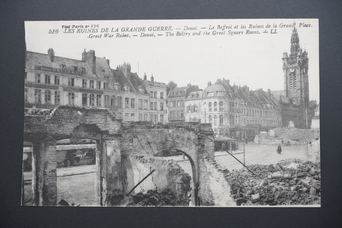 Pohlednice Douai – Beffroi a ruiny náměstí (x9709)