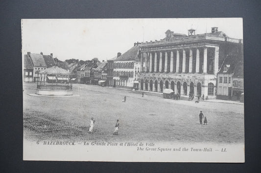 Pohlednice Hazebrouck – náměstí a radnice (x9773)