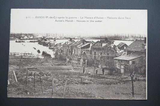 Pohlednice Avion – bažina po válce, domy ve vodě (x9813)