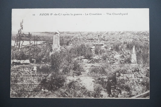 Pohlednice Avion – hřbitov po válce (x9817)