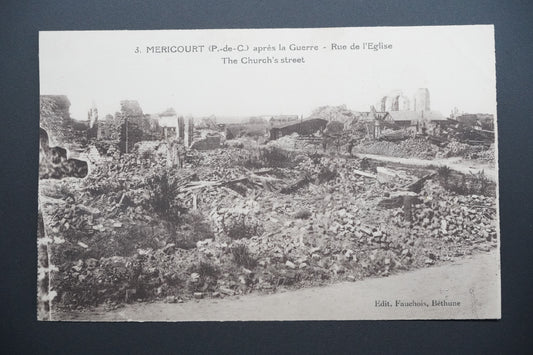 Pohlednice Méricourt – ulice ke kostelu po válce (x9823)