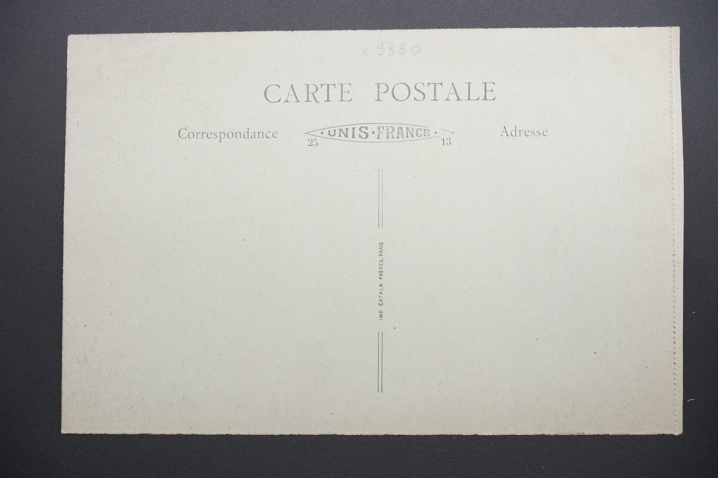 Pohlednice Arras – arkády hlavního náměstí po válce (x9830)