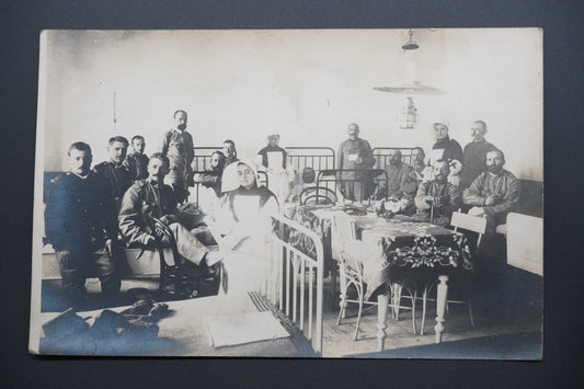 Pohlednice Foto – vojáci v nemocnici (x9888)