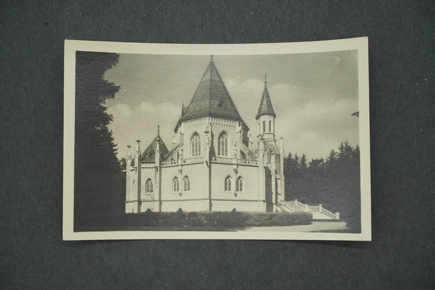 Pohlednice TŘEBOŇ - HROBKA (x14552)