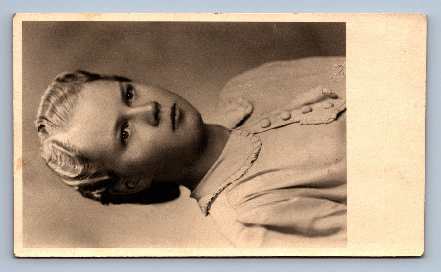 Pohlednice DÍVKA (x17947)