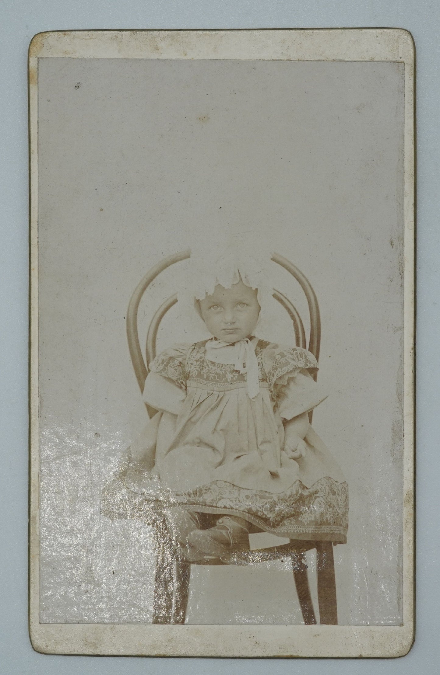 Fotografie DÍTĚ NA TONETCE (x18817)