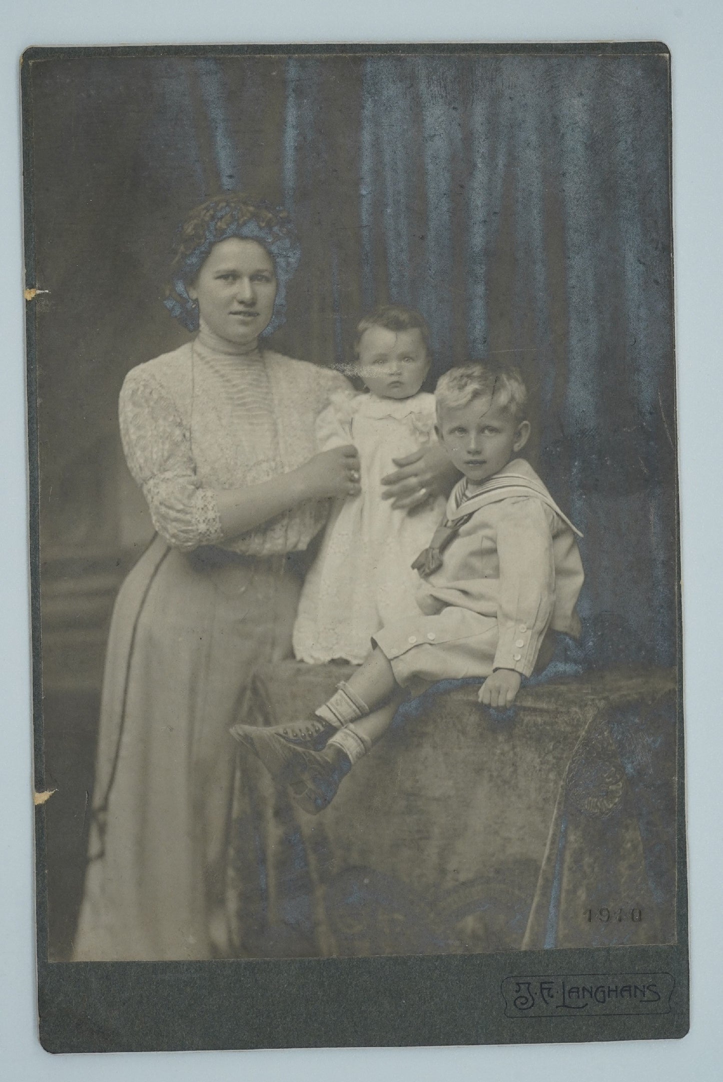 Fotografie MATKA S DĚTMI J.F. LANGHANS (x18890)
