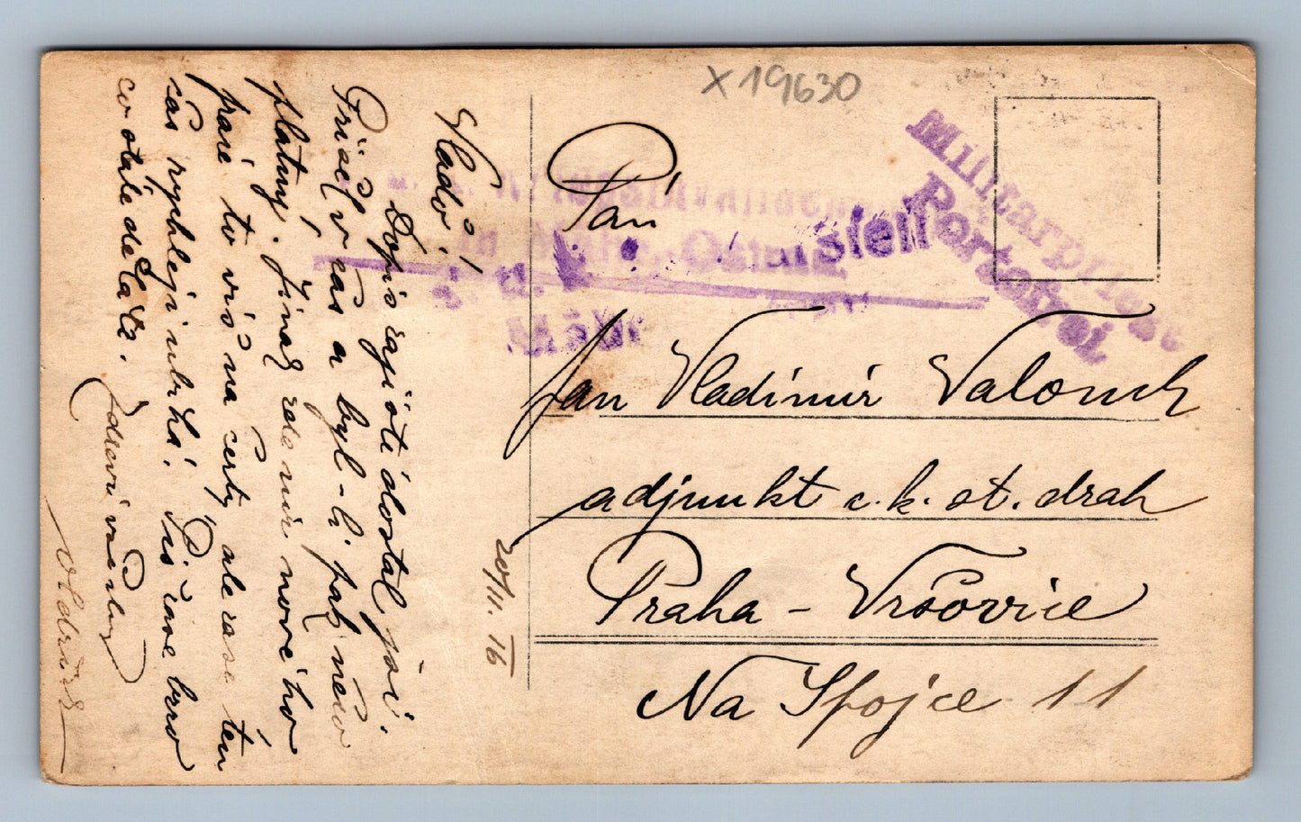 Pohlednice MUŽ V UNIFORMĚ VOJÁK (x19630)