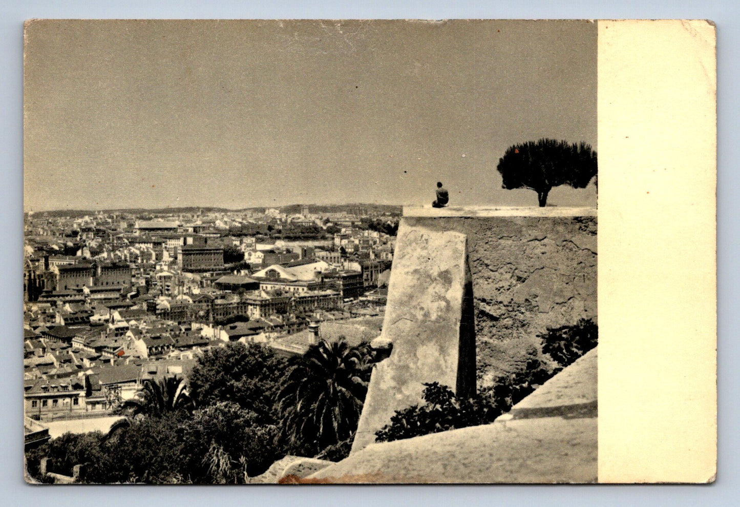Pohlednice Contemplating the town from the heights of St. George(P510)