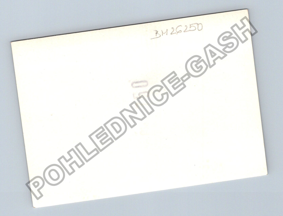 Stará fotografie tři osoby před budovou (BM26250)
