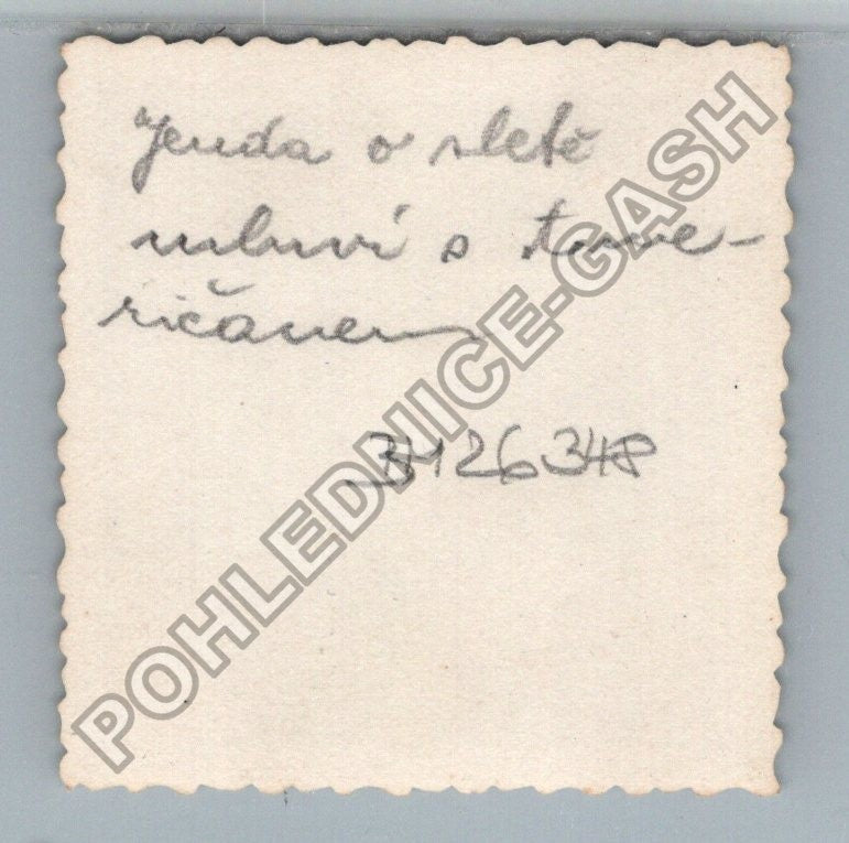 Stará fotografie tři osoby v interiéru (BM26348)