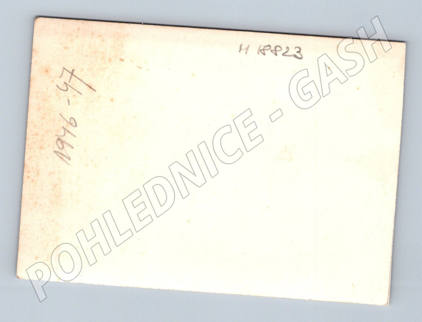 Pohlednice procházka ve městě 1946 malý formát (M18823)