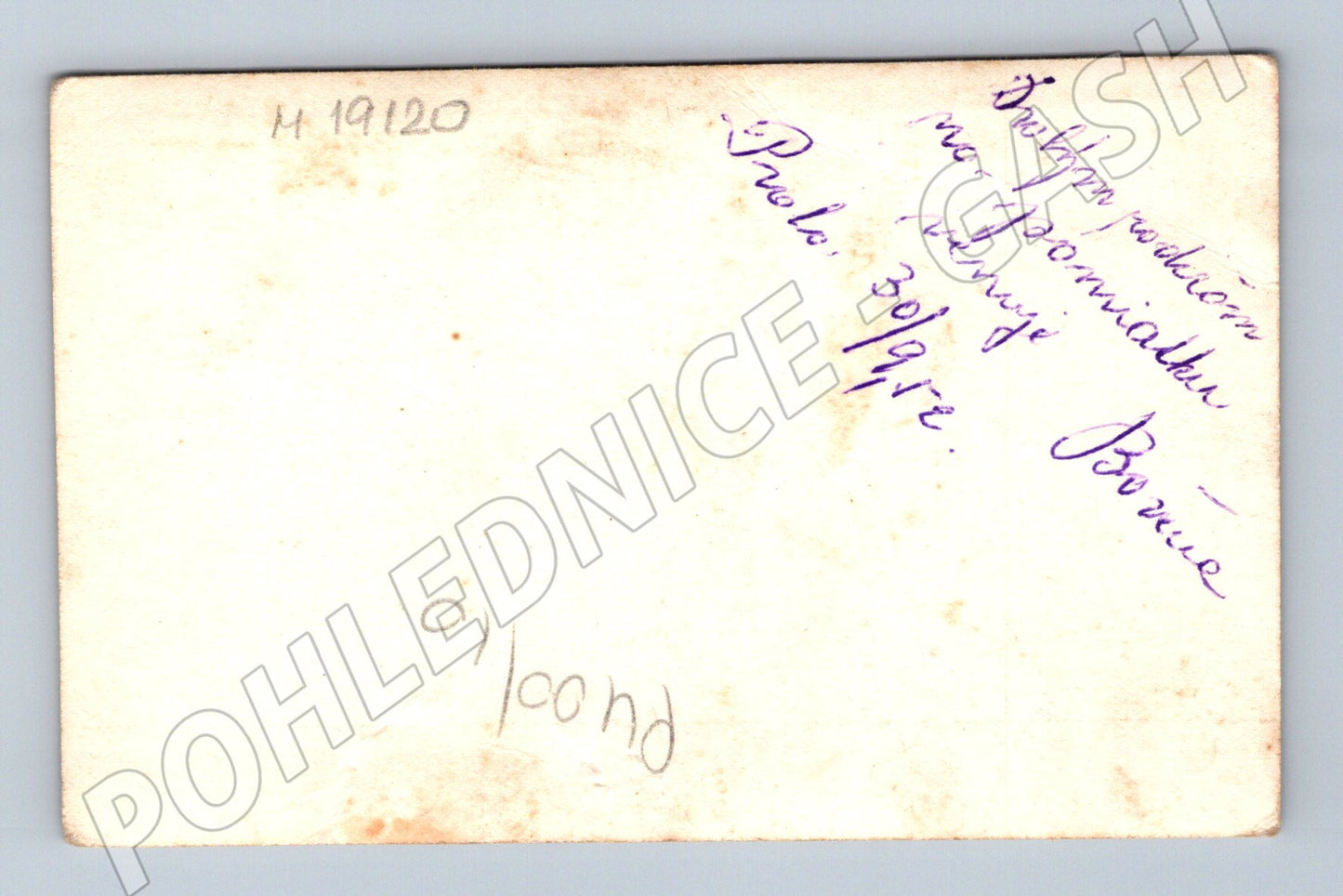 Pohlednice Praha žena na ulici malý formát 1942 (M19120)