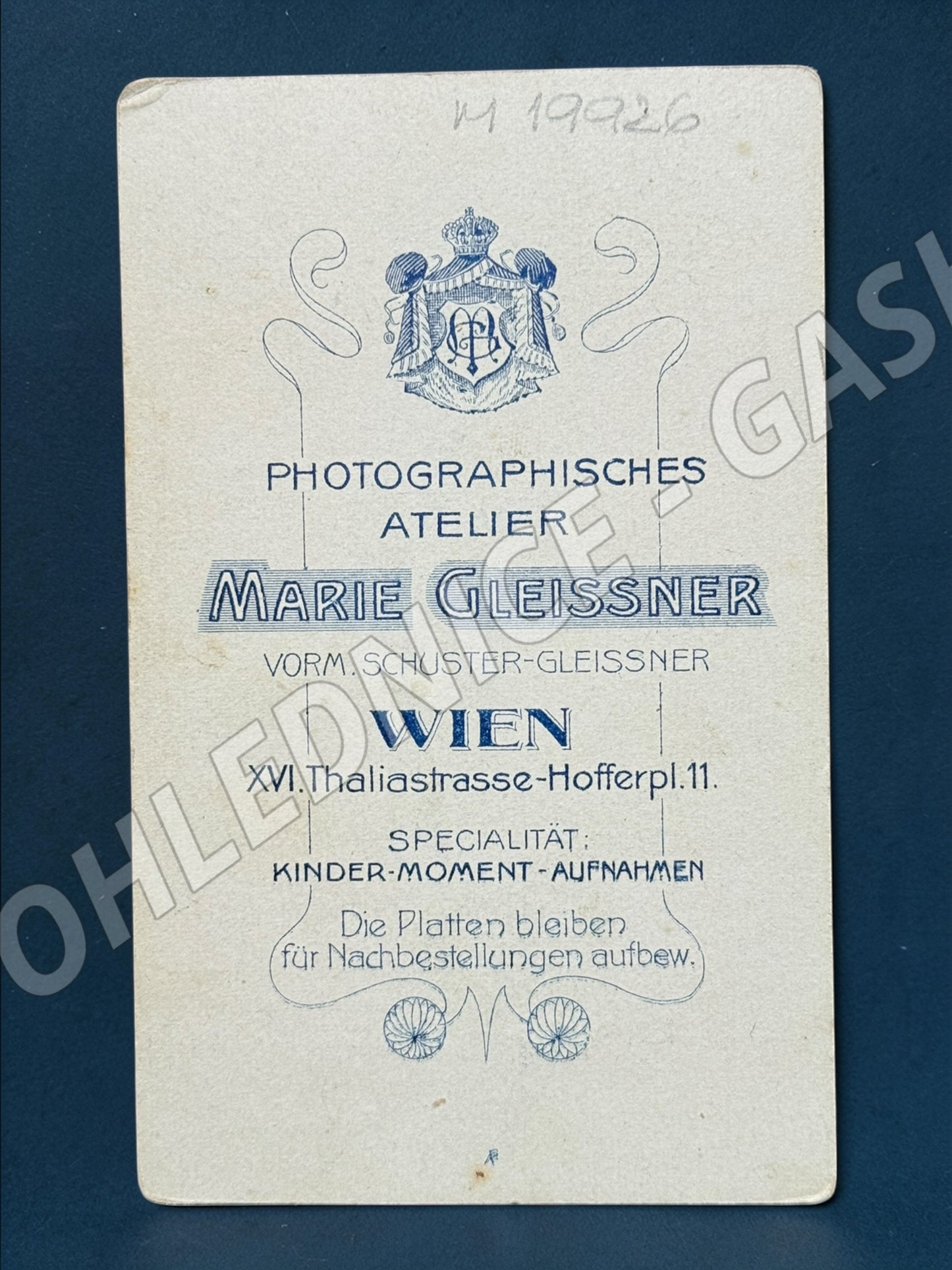 Stará fotografie Vídeň muž s knírkem klobouk a hůl (M19926)