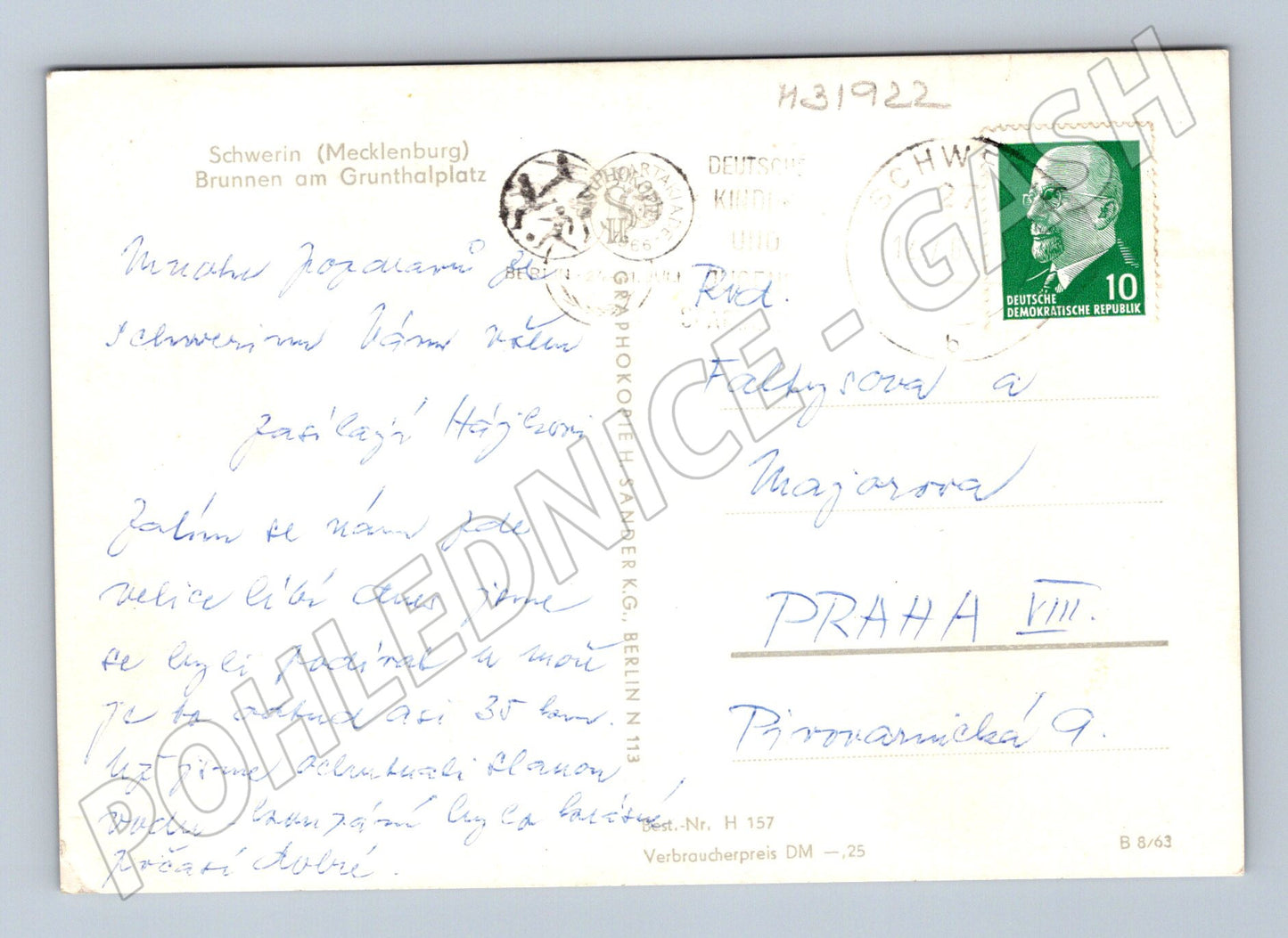 Pohlednice Německo Schwerin kašna Grunthalplatz 1970 (M31922)