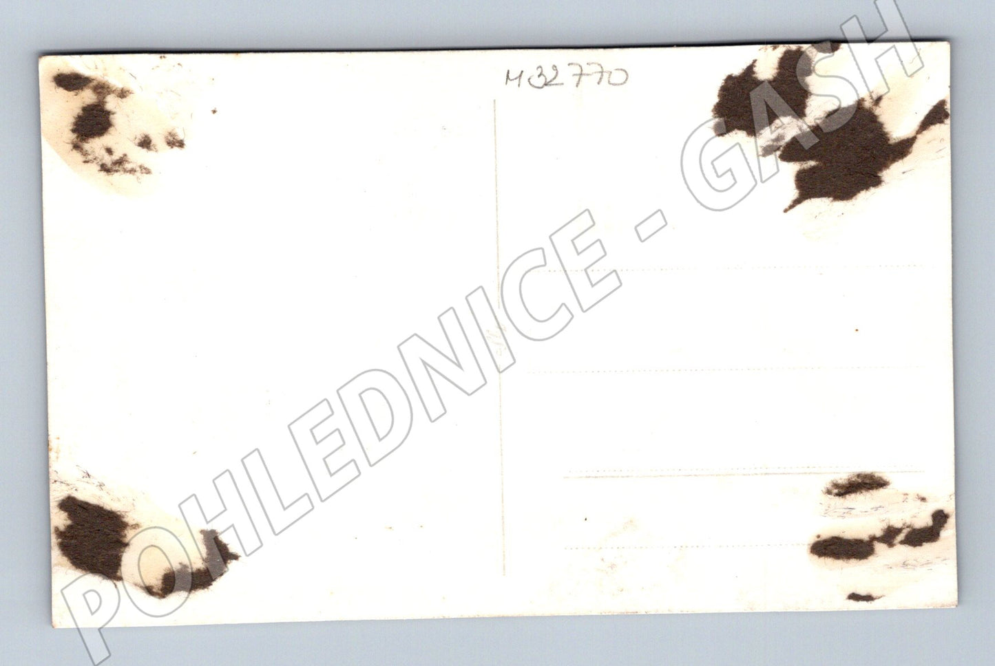 Pohlednice skupina lidí před obchodem Uhrmacher Schmidt (M32770)