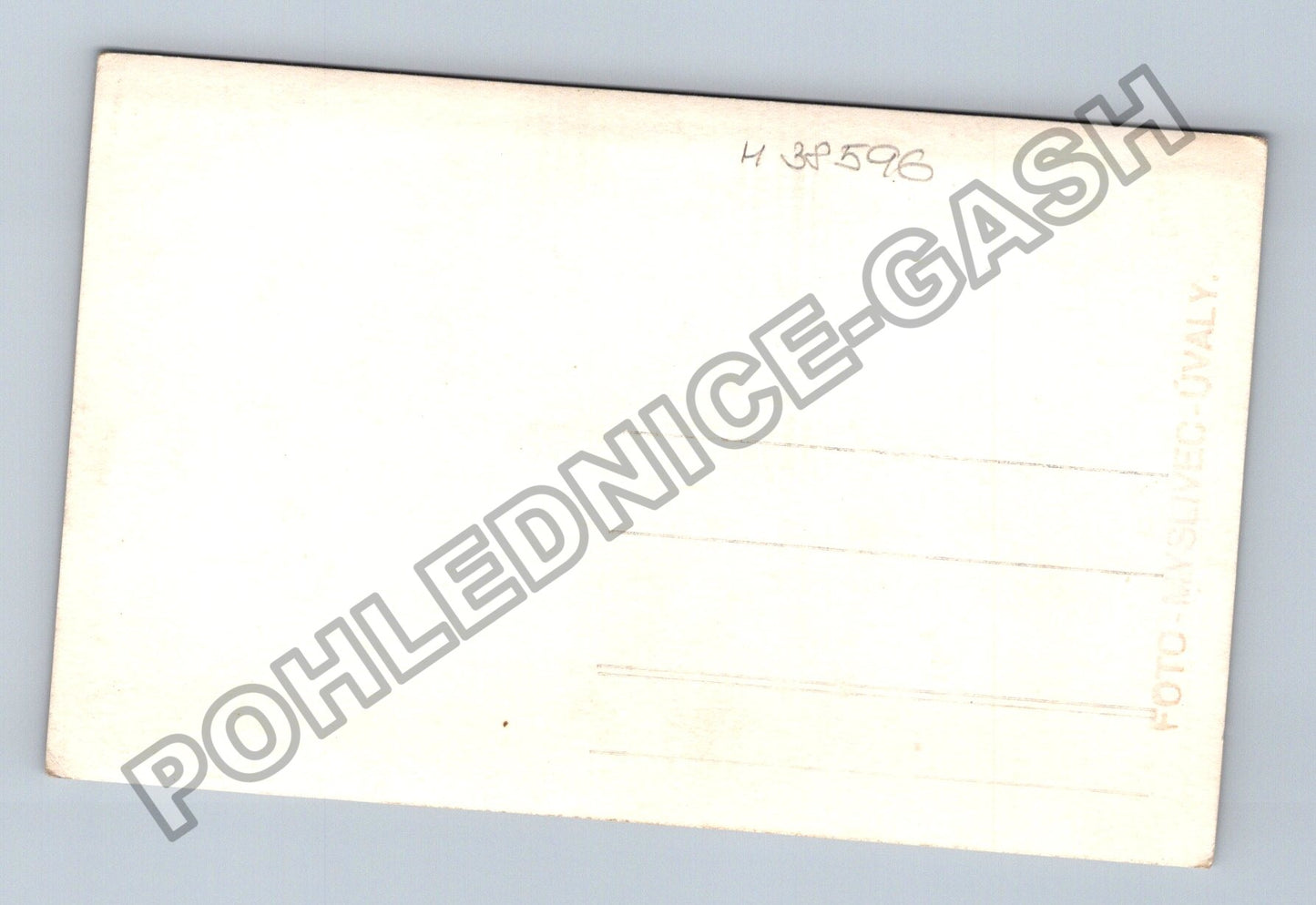 Chlapec v krojovém oblečení ateliérová fotografie (M38596)