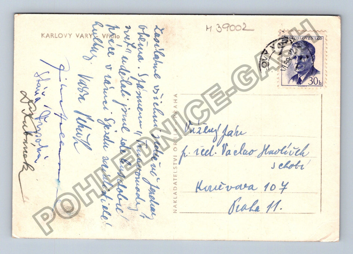 Pohlednice Karlovy Vary Vřídelní hala gejzír lidé (M39002)
