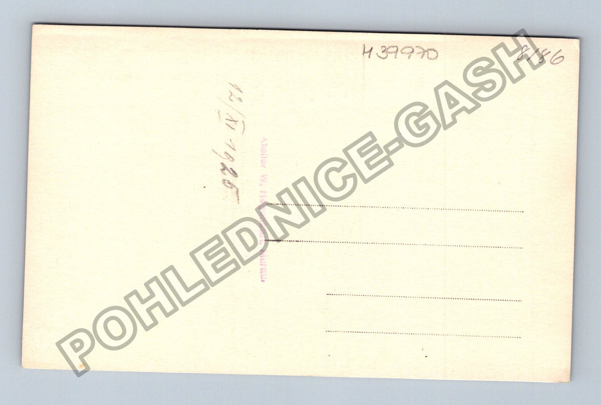 Dítě se psem ateliérová fotografie 1925 (M39970)