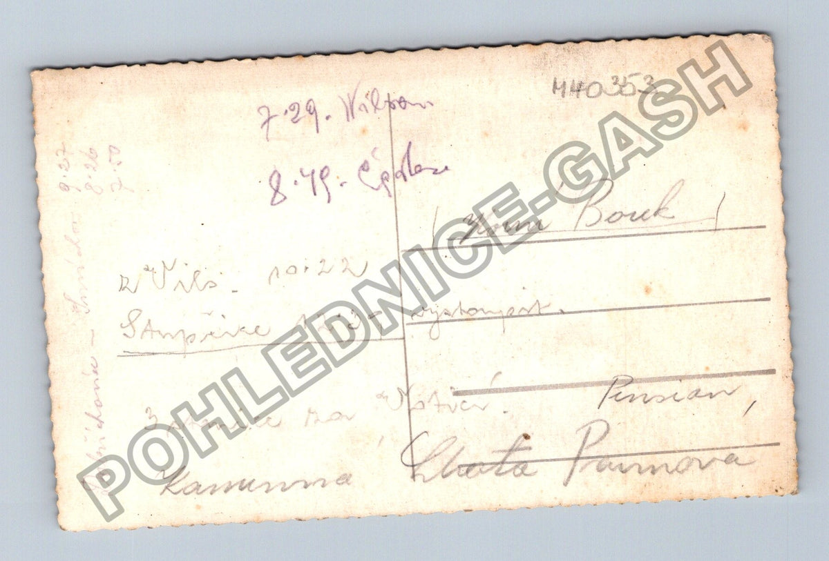 skupinová fotografie chlapců s učitelem (M40353)