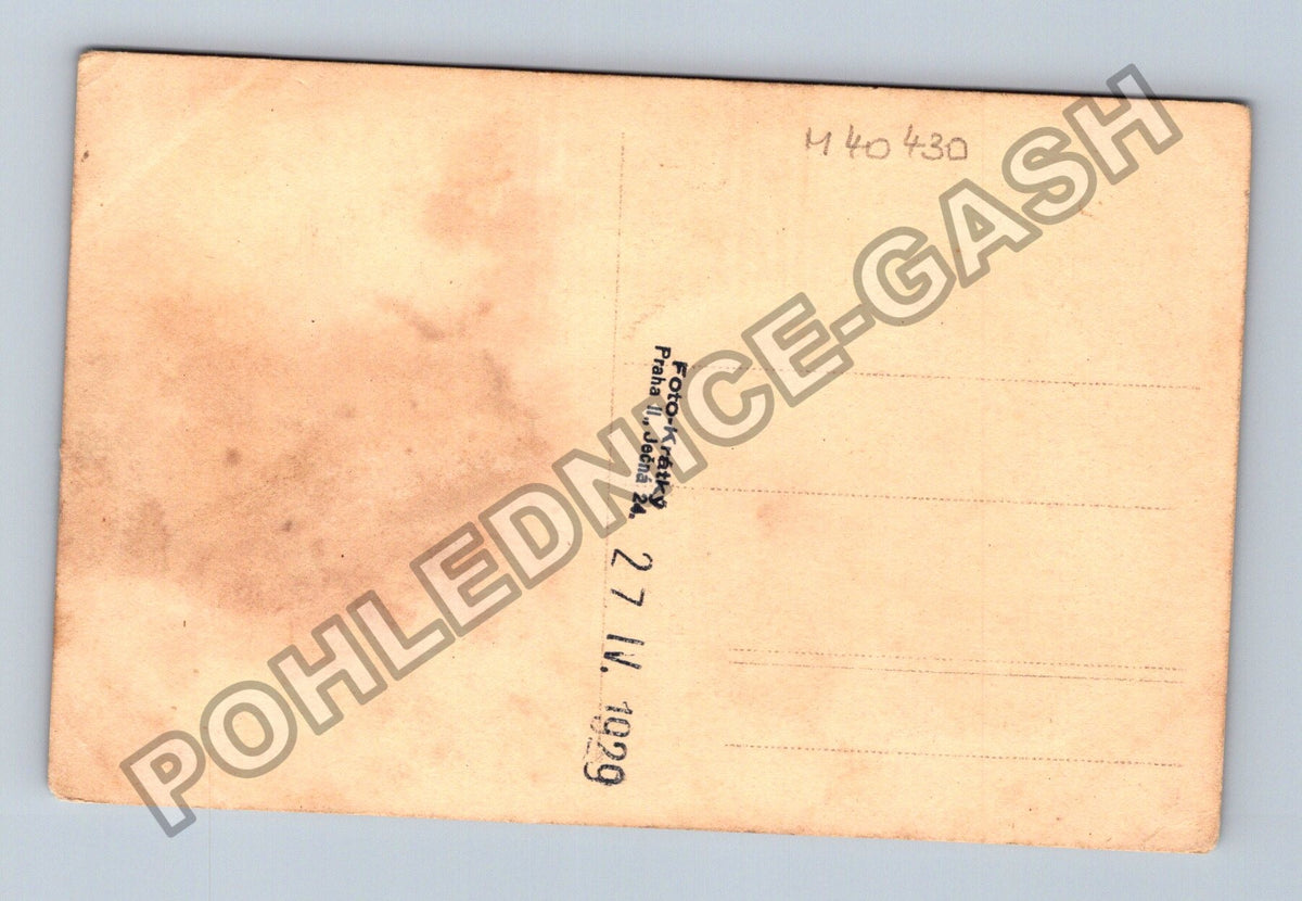 Pohlednice Praha II Jičínská 24 skupinka lidí 1929 (M40430)