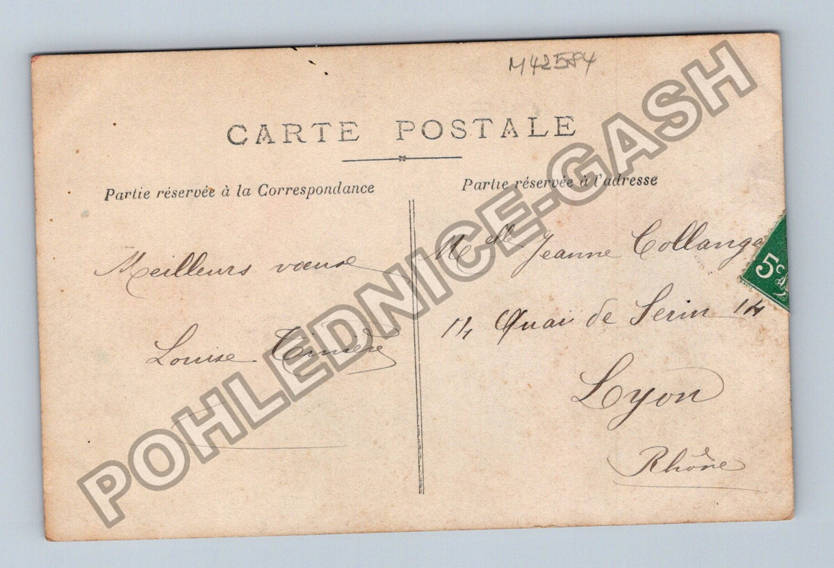 Pohlednice Francie žena s kyticí růží (M42584)