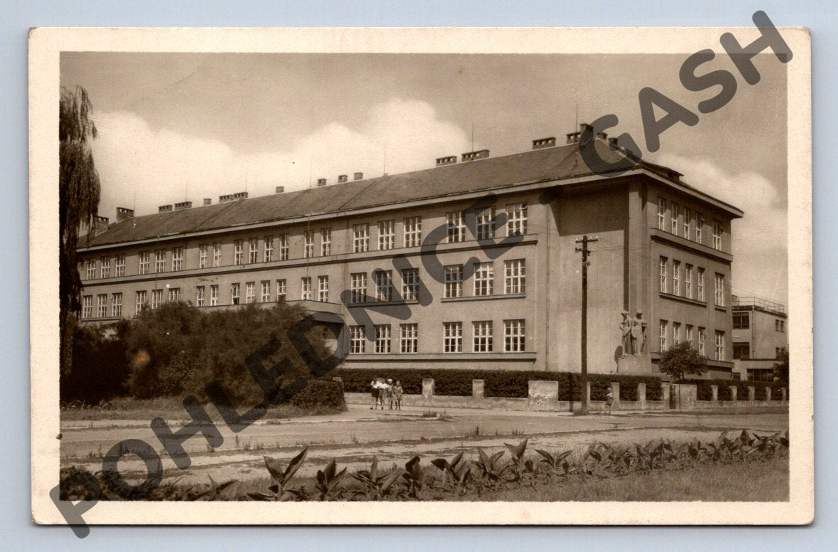 Pohlednice Hodonín státní gymnasium ČSR (M707)