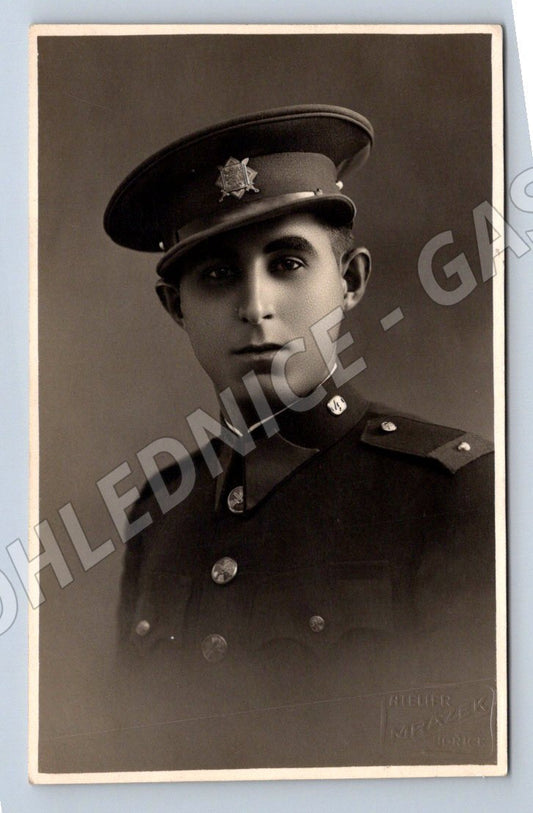 Pohlednice mladý muž ve vojenské uniformě (P1125)