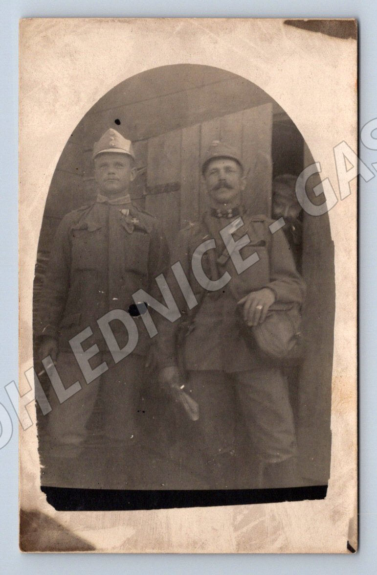 Pohlednice vojáci v uniformě (P1147)