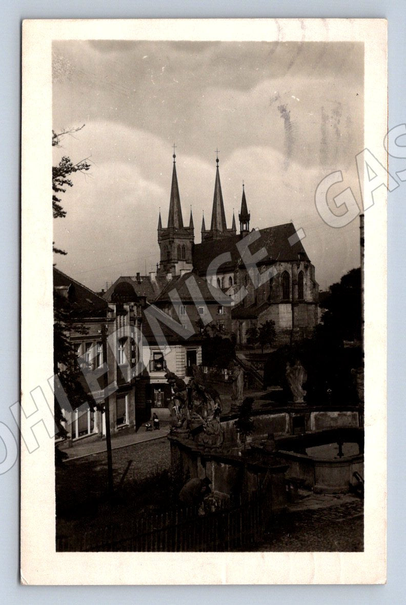 Pohlednice Chrudim kostel a náměstí 1938 (P1712)