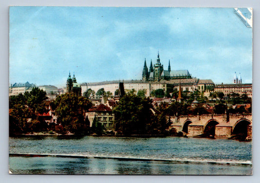 Historická pohlednice Praha — Pražský hrad a Karlův most, ikonické motivy hlavního města