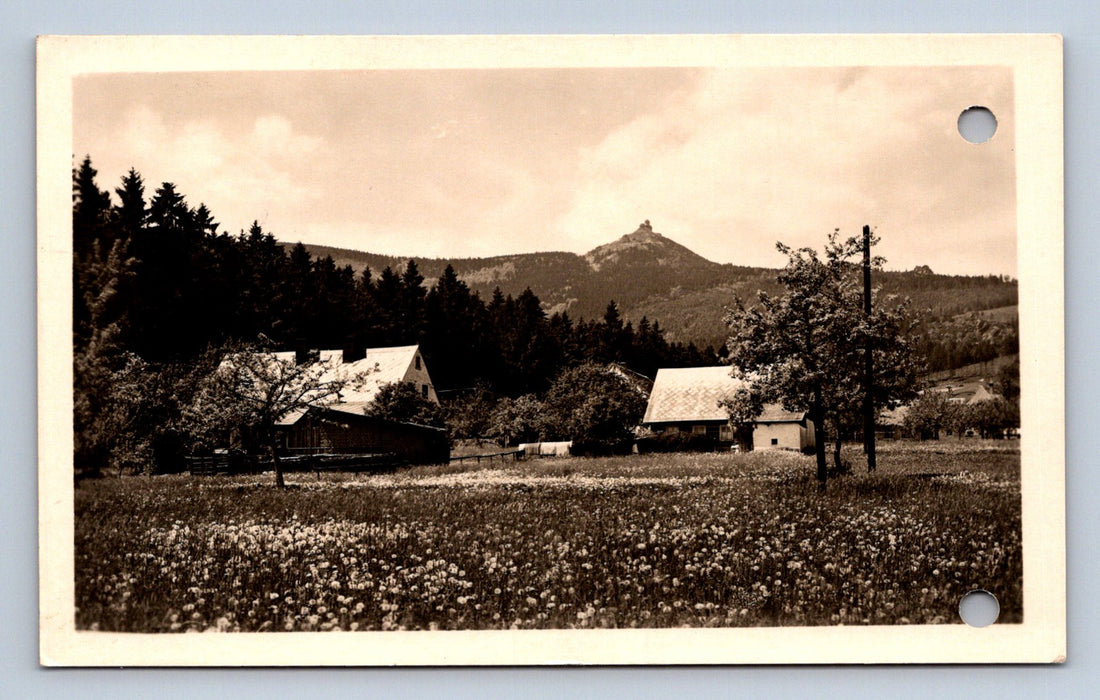 Historická pohlednice Ještěd — ikonická rozhledna nad Libercem