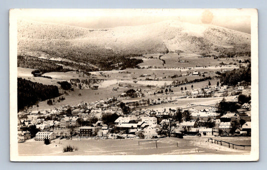 Historická pohlednice Šumava — Železná Ruda, klasický pohraniční motiv